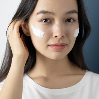 Patient at her first Lumavera consultation