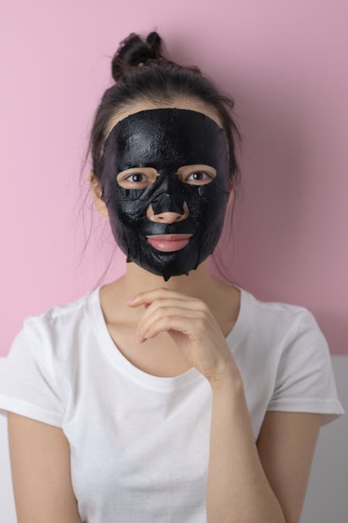 Free A Woman Wearing a Facial Mask Stock Photo