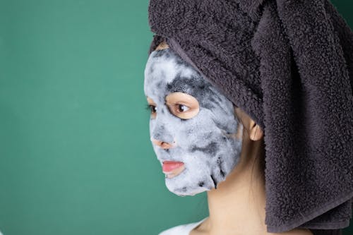 Foto d'estoc gratuïta de autocura, cura facial, de perfil