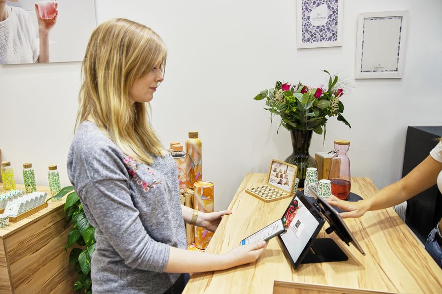 Smart retail checkout monitoring