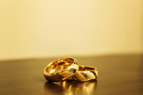 A Gold Wedding Rings