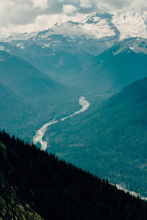 бесплатная Бесплатное стоковое фото с горы, долина, лес Стоковое фото