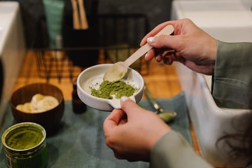 Foto profissional grátis de chá verde, colher, contêiner