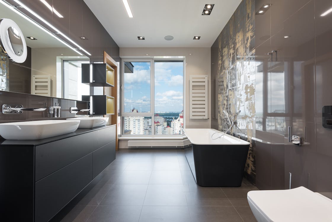 Maximizing Natural Light in your Bathroom Design