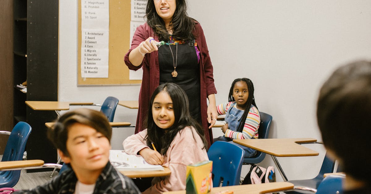 How much does a teacher make in California a month
