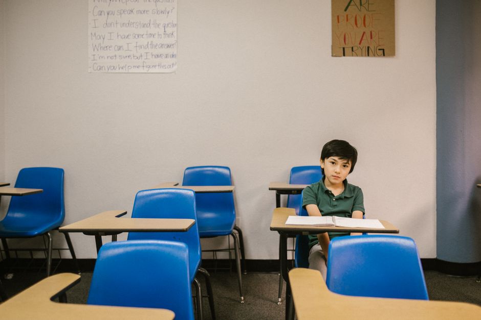 frekventant una escola, アジアの子供いじめ, いじめの無料の写真素材