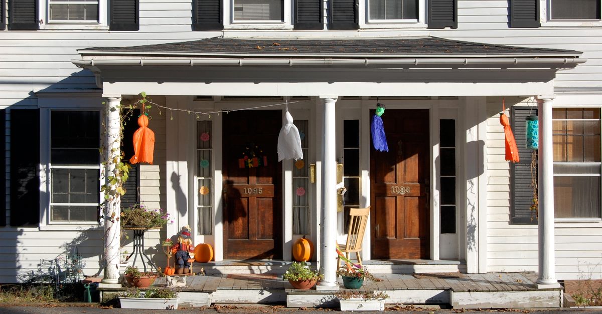 Why Your Fall Porch Display Looks Cheap (And the Layering Trick Nobody Talks About)