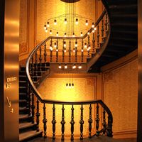 Grand hotel lobby interior — photo by Mateusz Chodakowski on Pexels