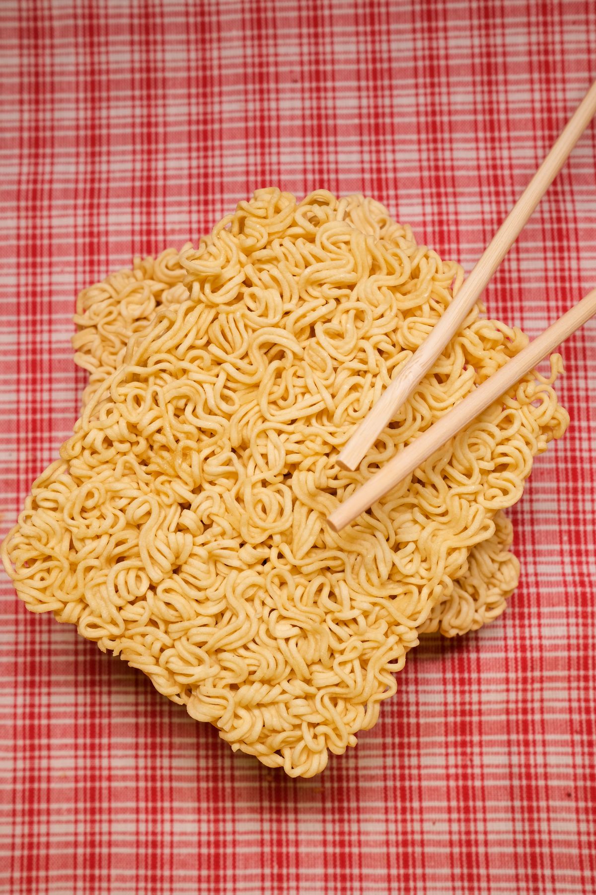 라면, 이달 안에 사상 첫 10억 달러를 넘봐요