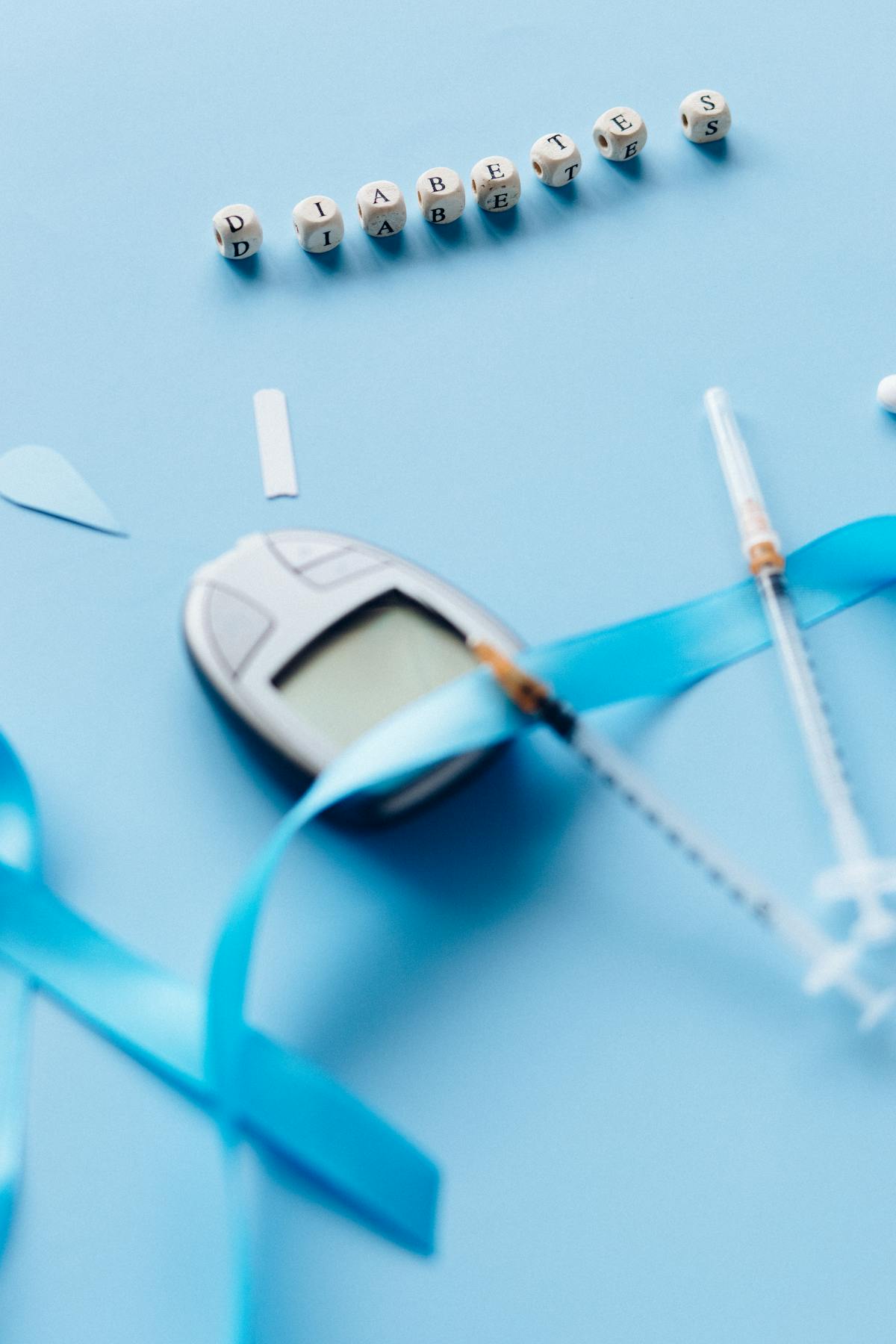 Injection pen next to fresh vegetables representing GLP-1 weight loss and nutrition