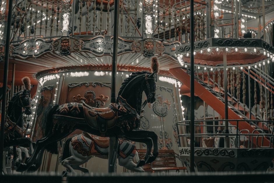 Dynamic Social Carousel with Canva & Lottie