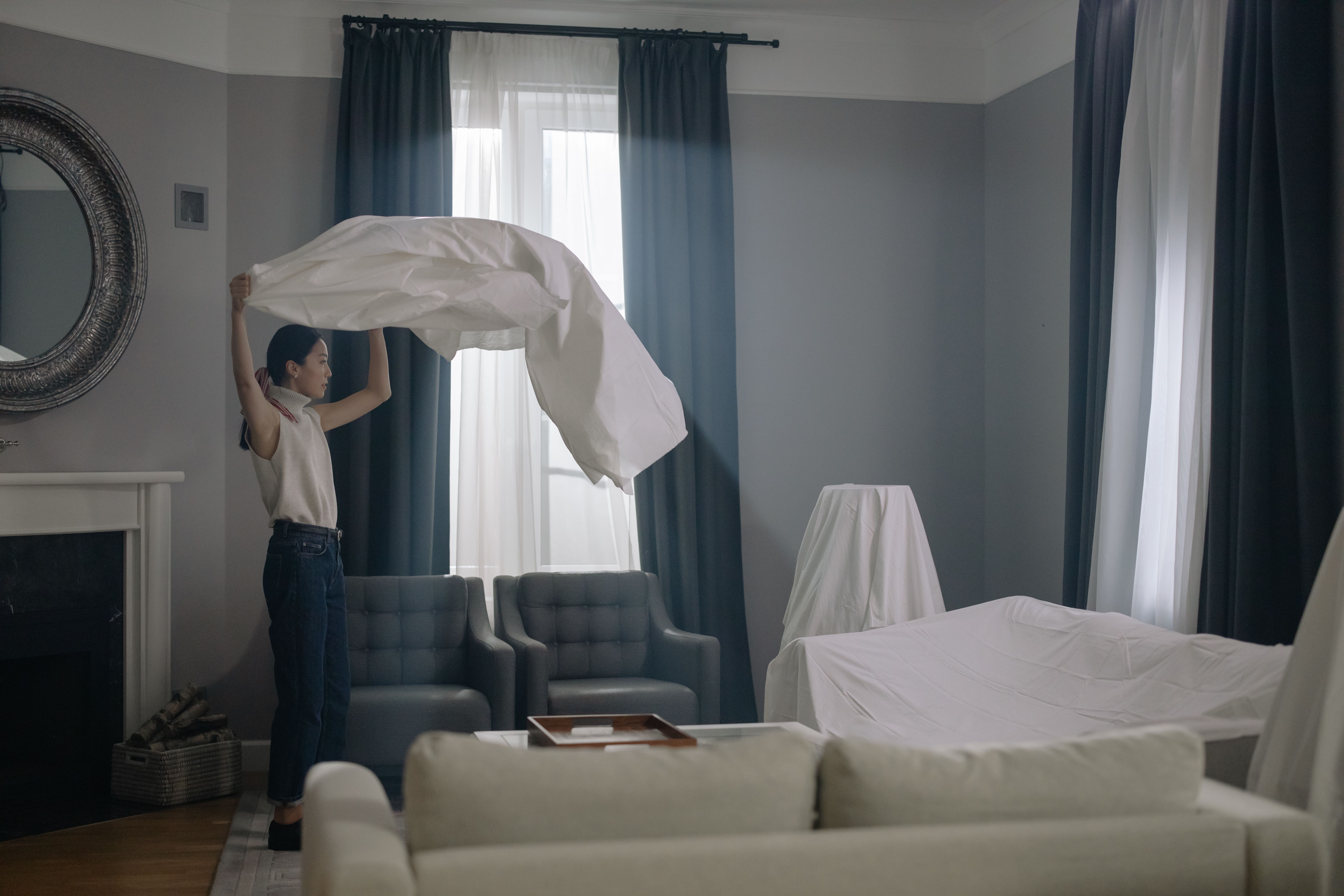 Gedling — professional movers carrying furniture on a house move