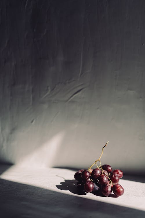 Kostnadsfri bild av frukt, knippa, mörk