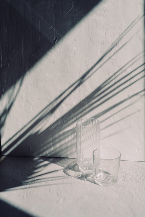 Foto profissional grátis de copos de bebida, natureza-morta, sombras