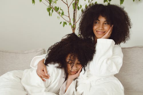 Gratis lagerfoto af afro hår, afroamerikanske kvinder, badekåber