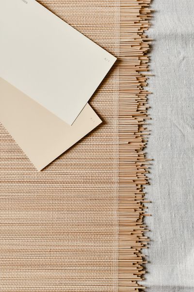 Paper cards on a woven mat by Eva Bronzini on Pexels