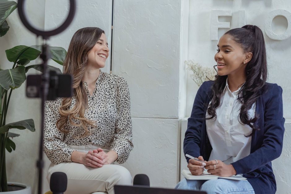 Expert Interview Carousel
