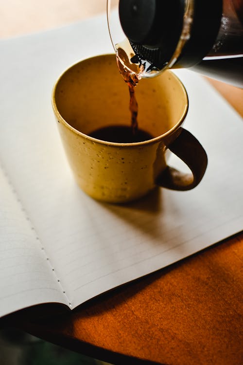 Foto profissional grátis de bebida, café preto, caneca