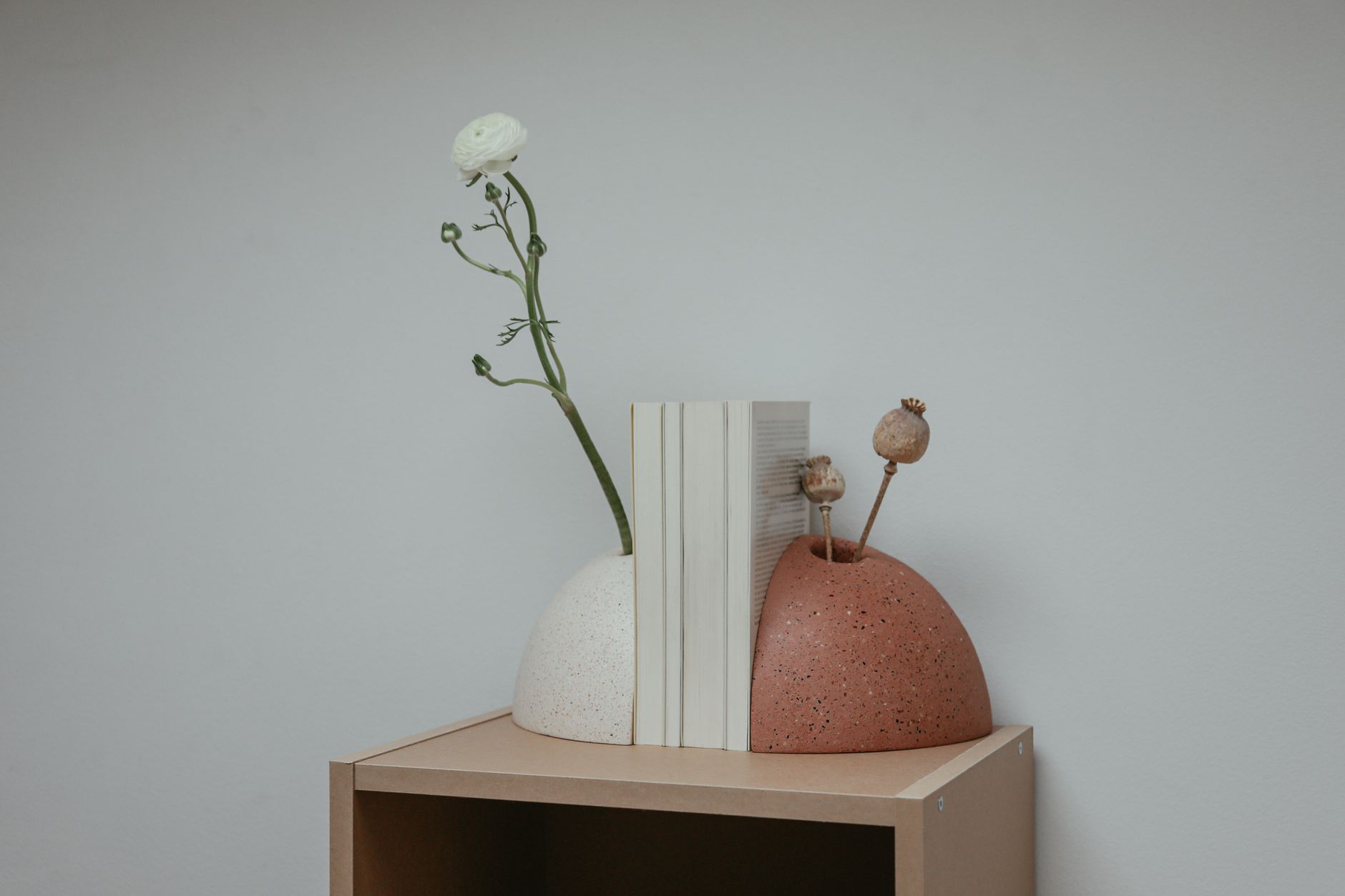 Best Bookends 2026: Metal and Marble Picks for Your Shelves