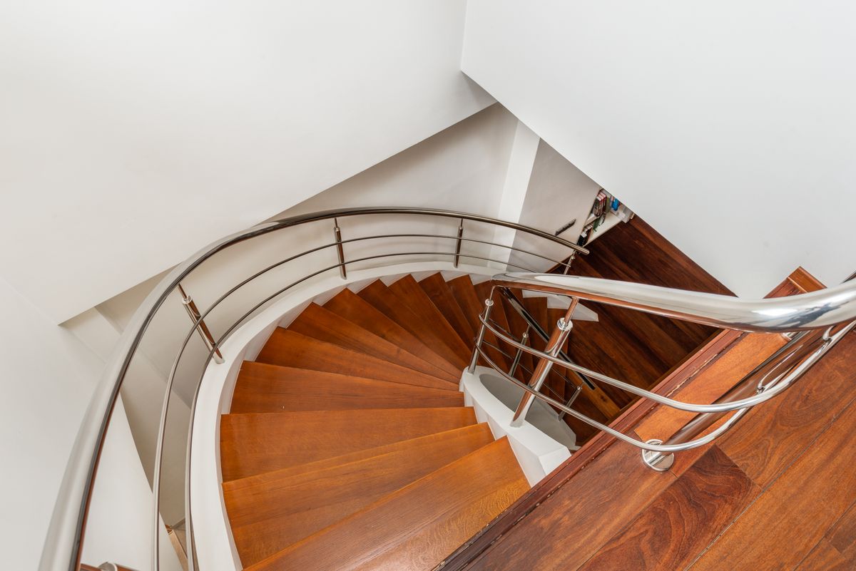 flat moves in Leyton — Flat Moves in Leyton — the working end of the job