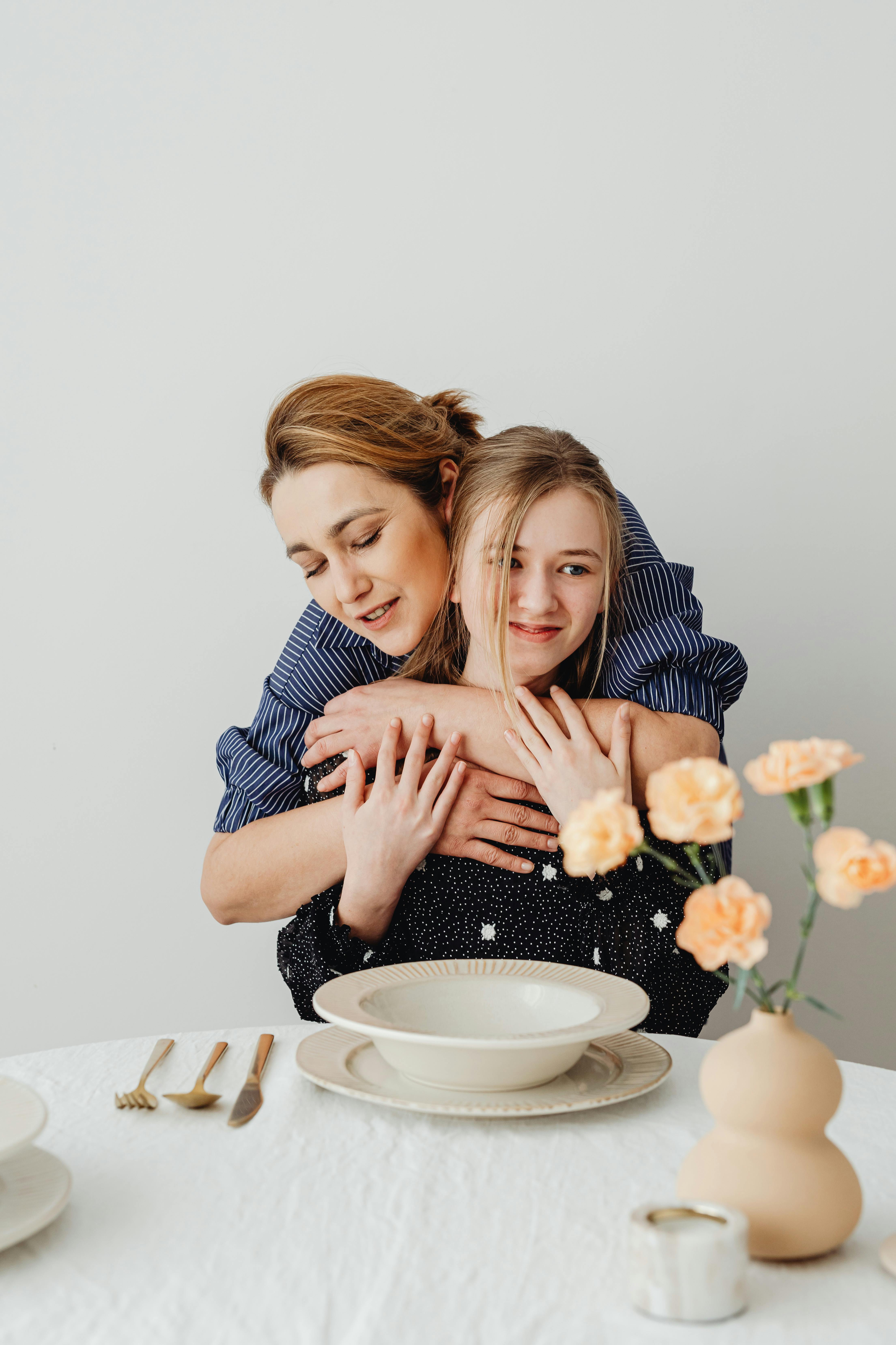 Polițiștii au salvat o mamă și doi copii amenințați cu cuțitul