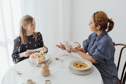 Gratis stockfoto met dineren, doceren, dochter