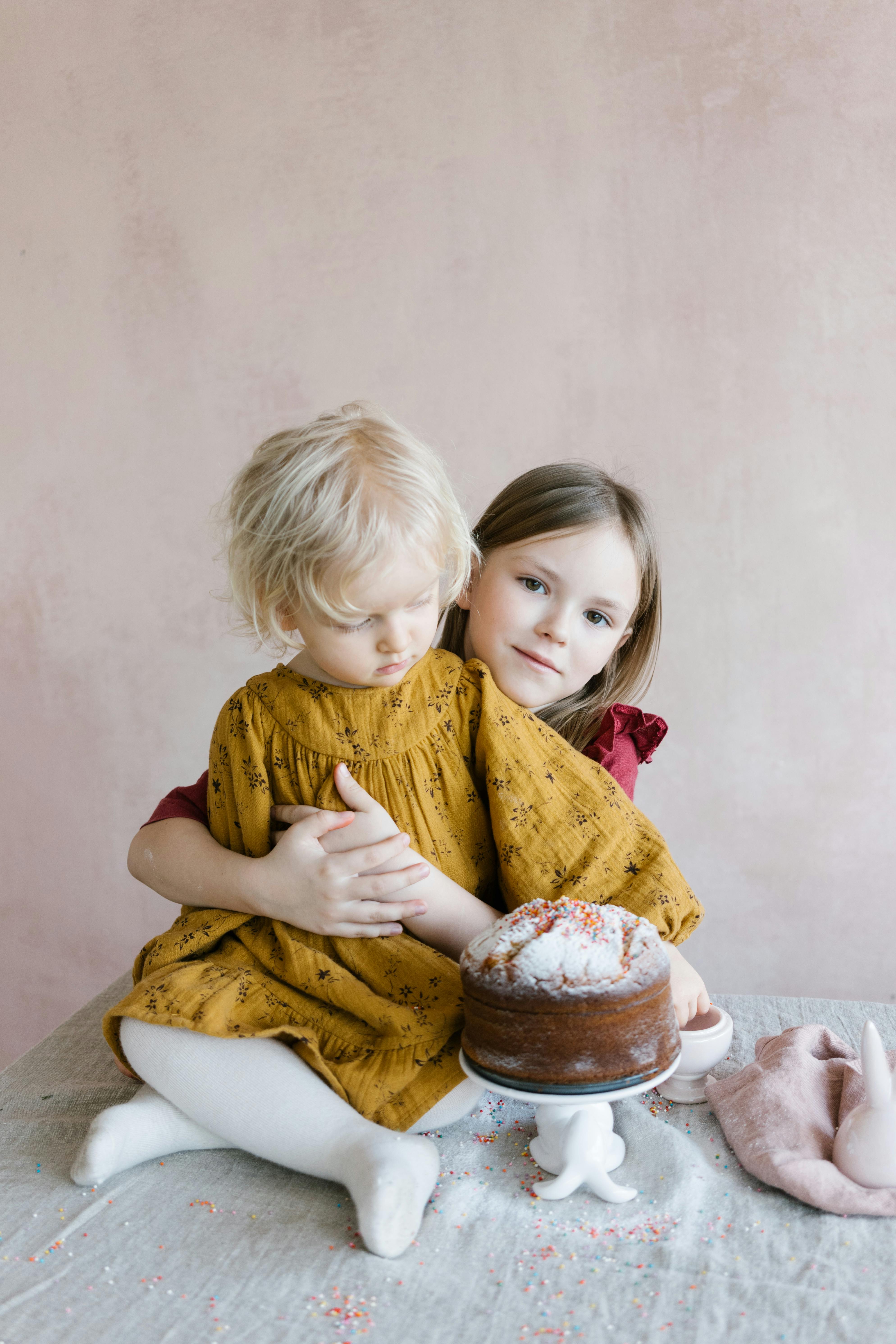 At what age do Amish girls marry?