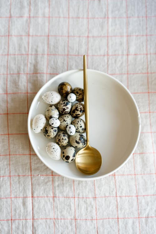 Free Overhead Shot of a Bowl with Quail Eggs Stock Photo