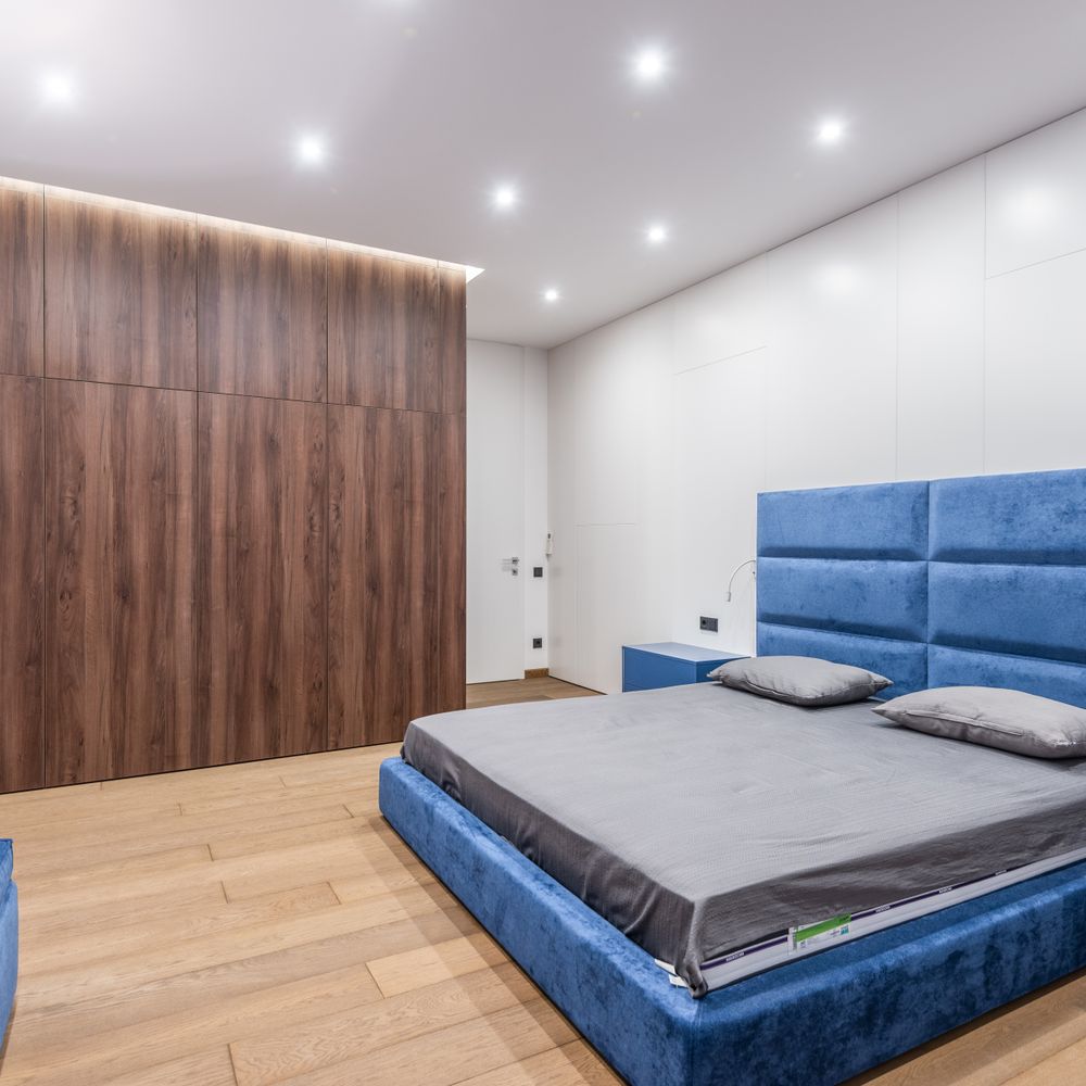 Fawkham — professional movers carrying furniture on a house move