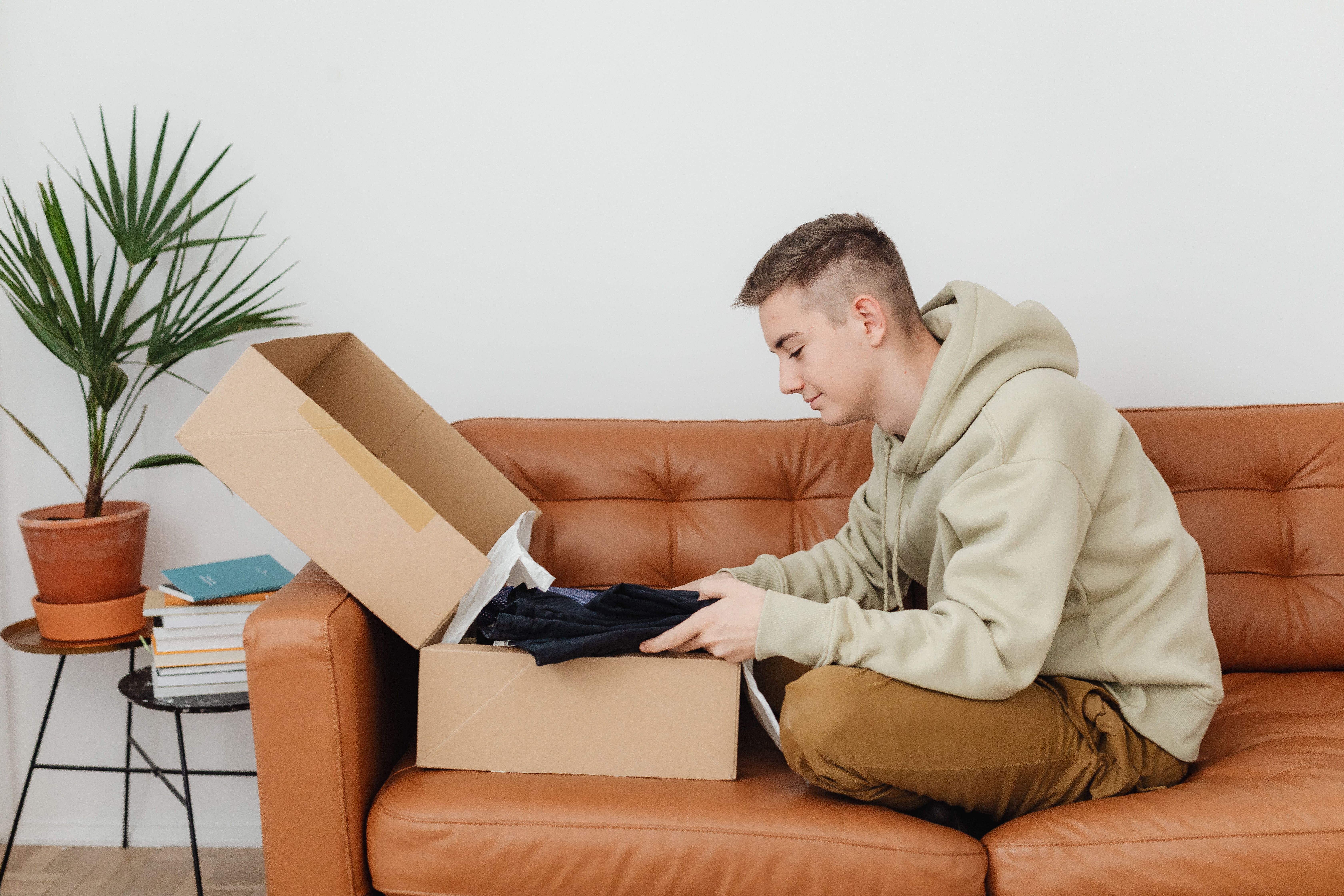 Harrietsham — professional packers wrapping and boxing belongings