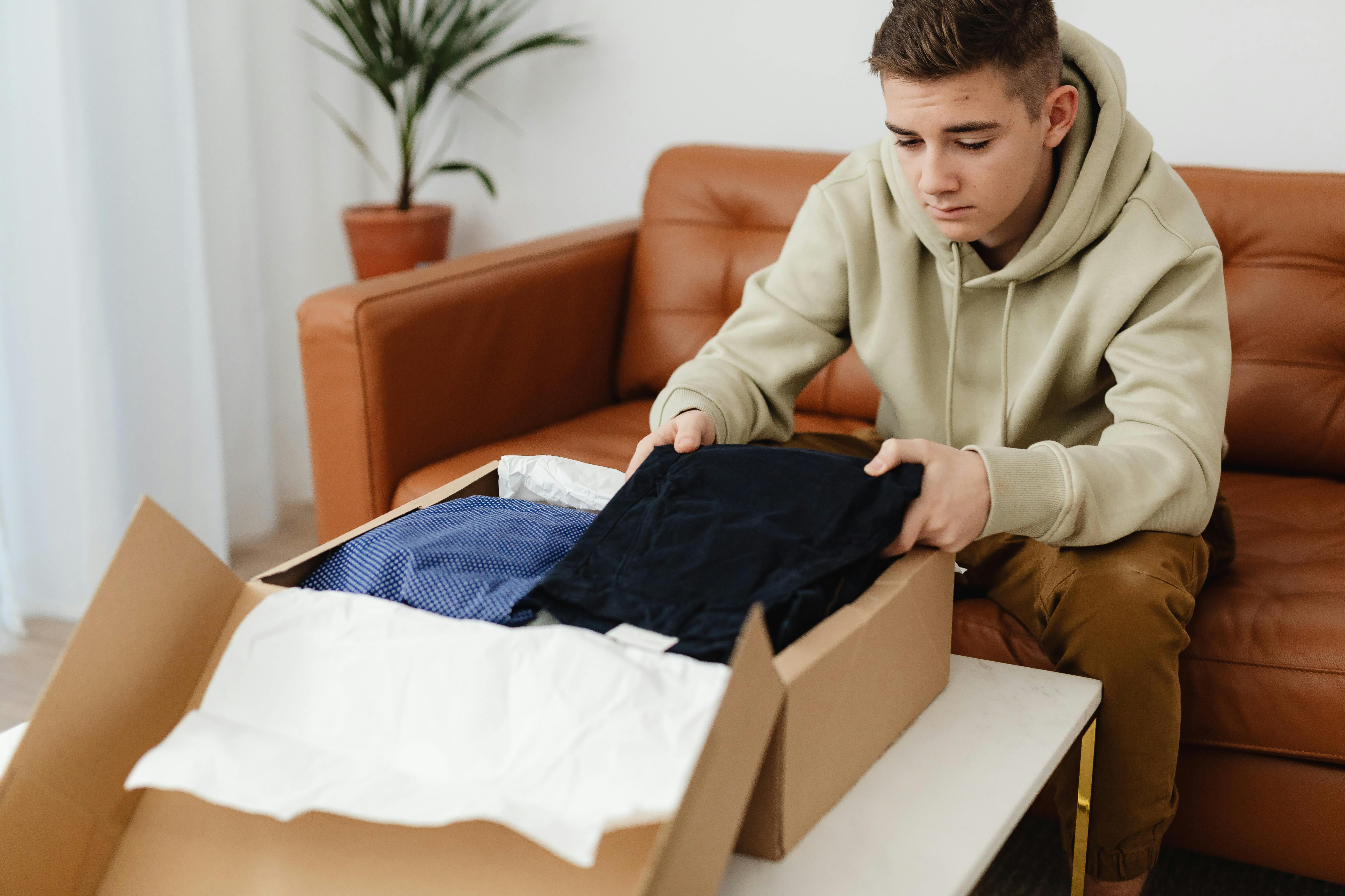 Best Women’s Clothing Subscription Boxes 2026: 6 Fashion Expert Picks — Photo by www.kaboompics.com on Pexels