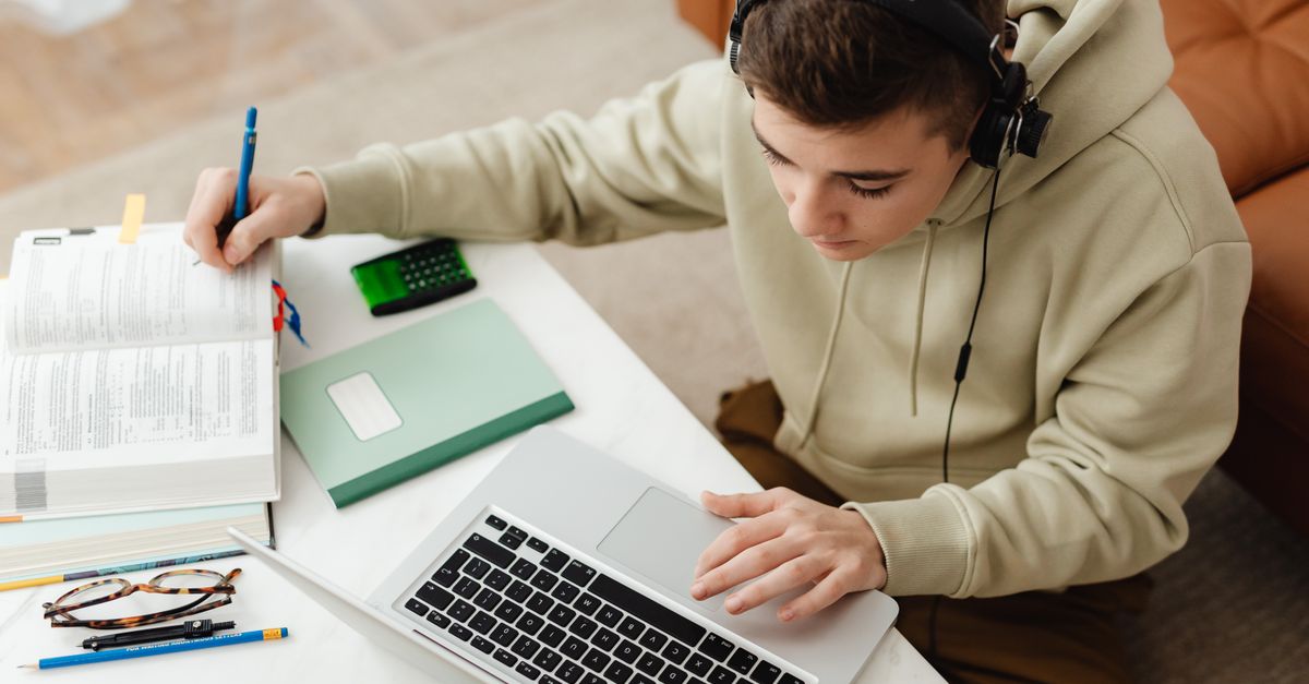 Todo lo que Necesitas Saber sobre la Formación a Distancia