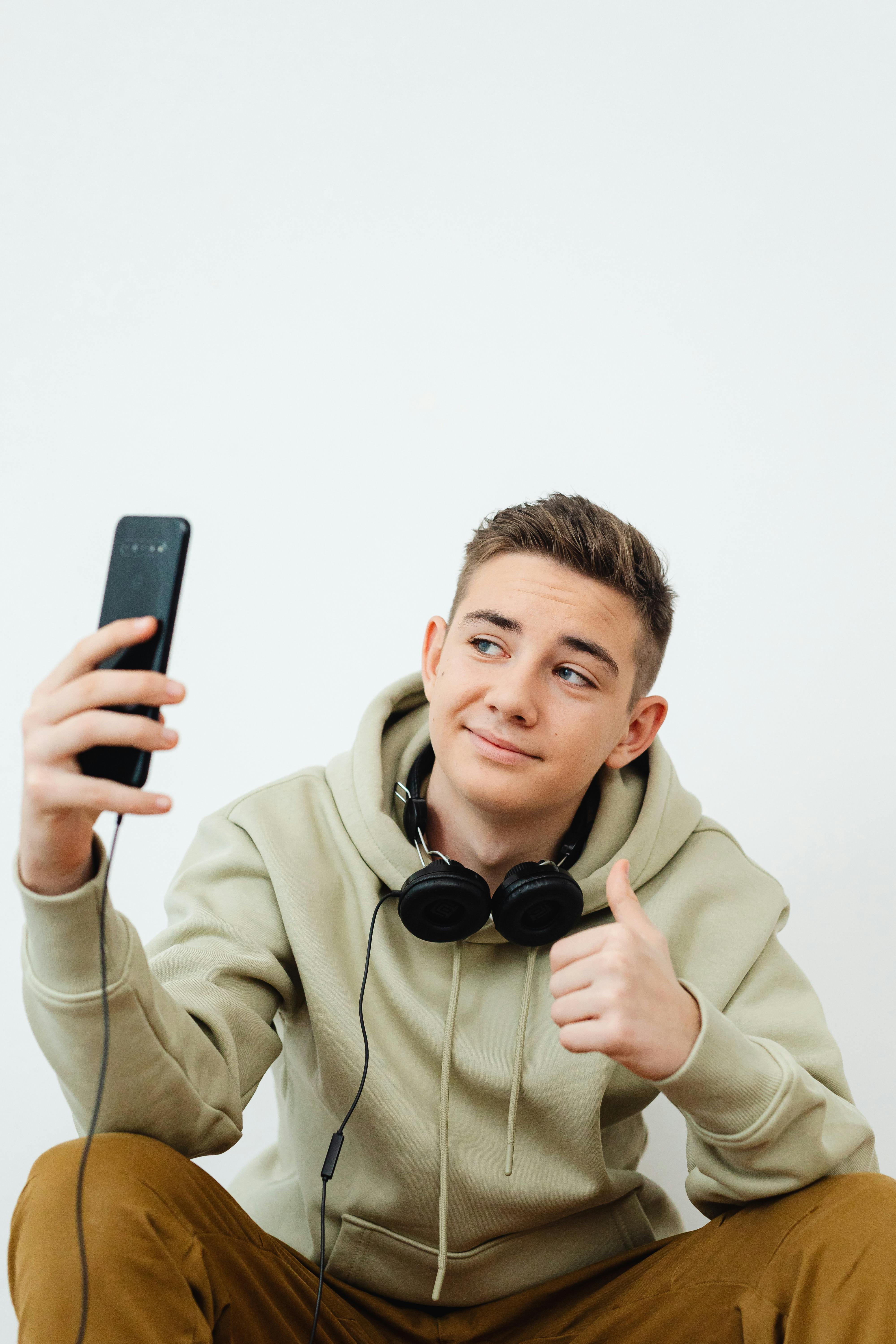 Miễn phí Ảnh lưu trữ miễn phí về áo hoodie, bắn dọc, biểu cảm Ảnh lưu trữ