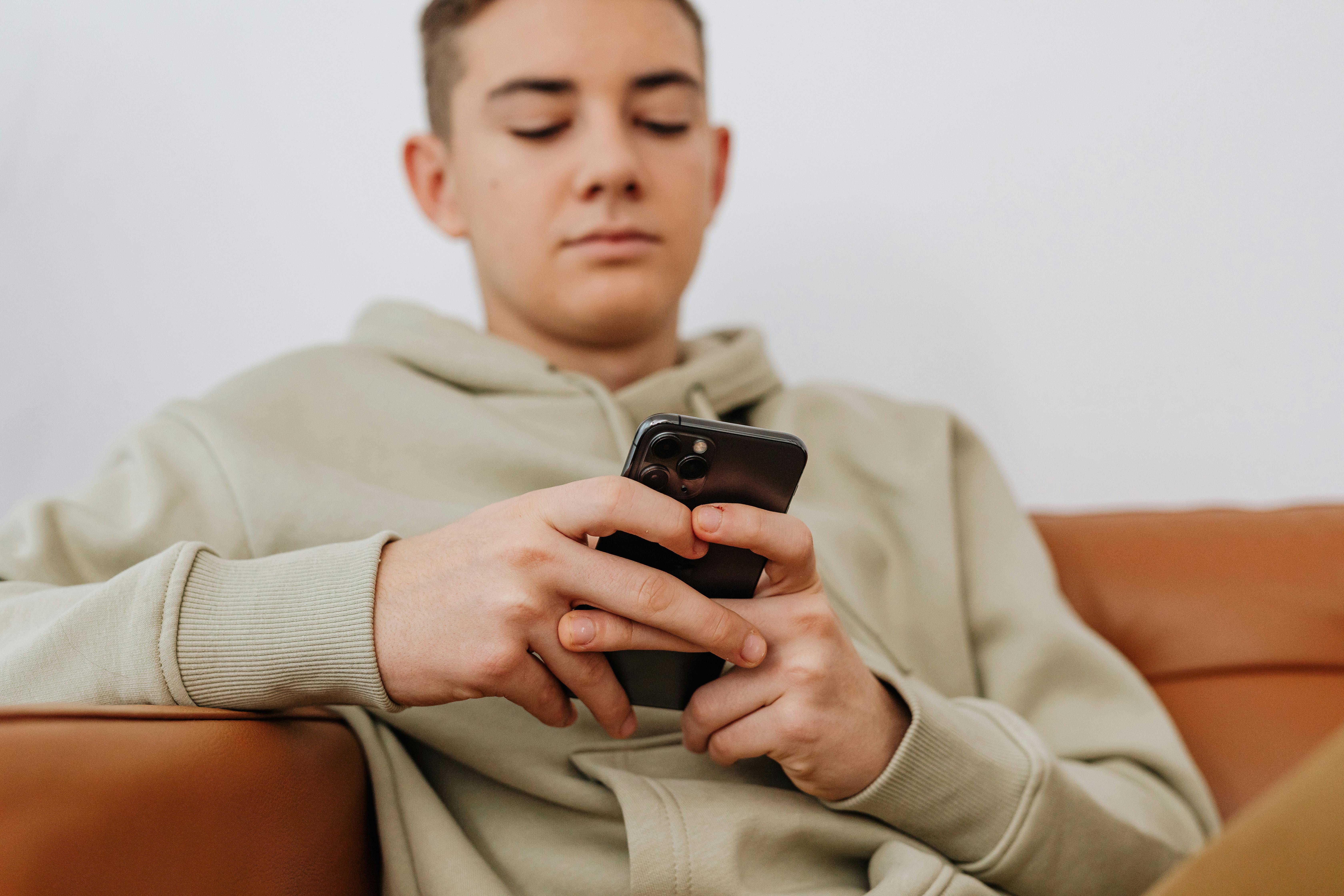 Why first-generation mental health apps cannot ignore next-gen AI chatbots — Photo by www.kaboompics.com on Pexels