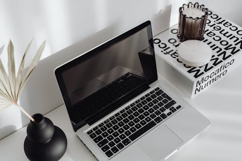 Foto profissional grátis de balcão, computador, computador portátil