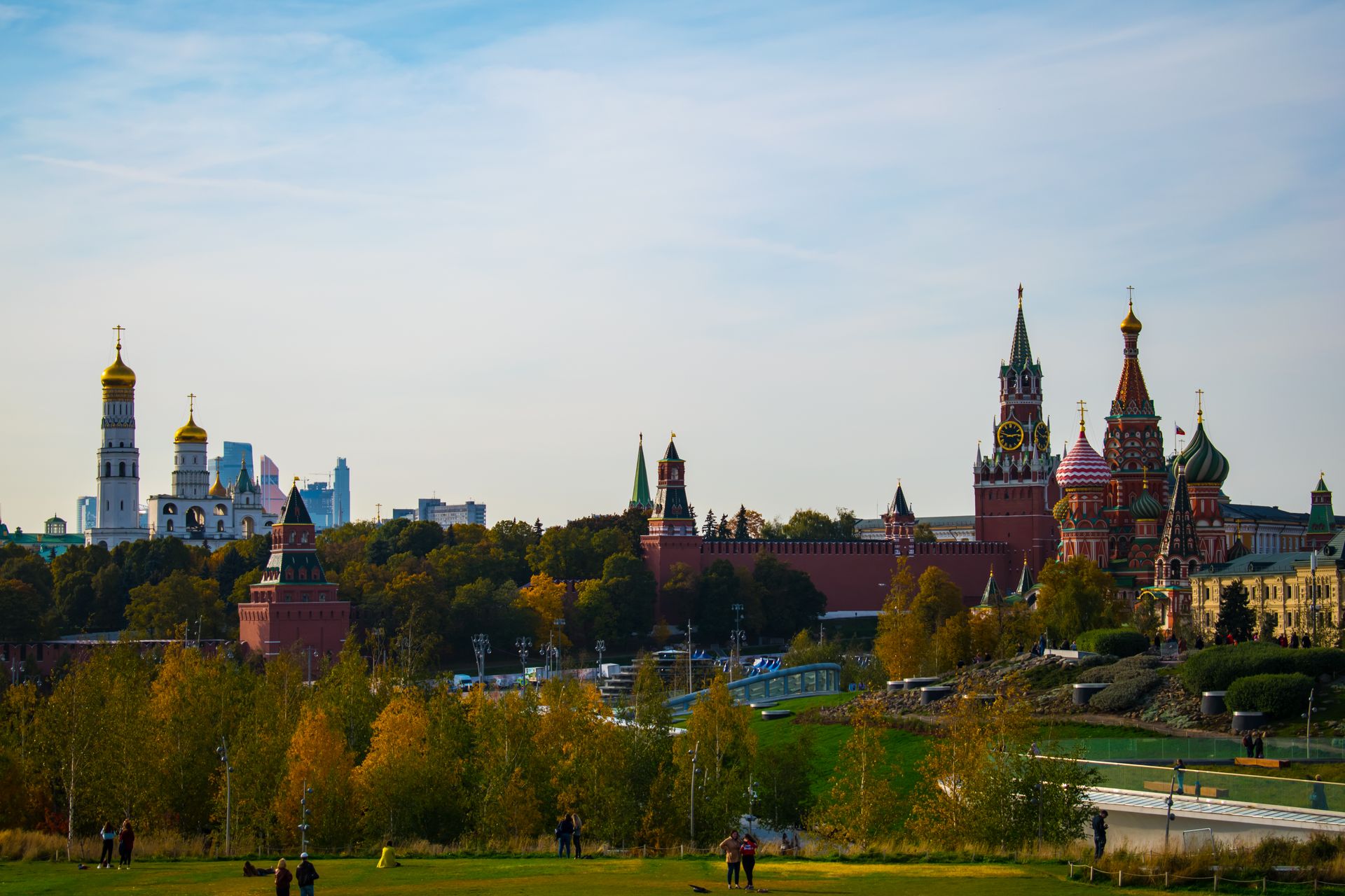 La Plaza Roja de Moscú con las torres del Kremlin