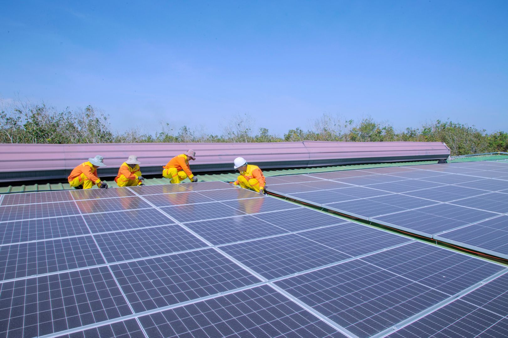 Clean energy solar panels installation