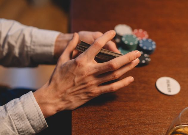 Online Casino: Spielautomaten und Live-Spiele im Überblick
