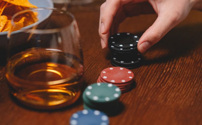 Online Casino: Spielautomaten und Live-Spiele im Überblick