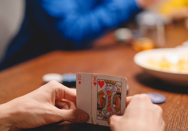 Online Casino: Spielautomaten und Live-Spiele im Überblick