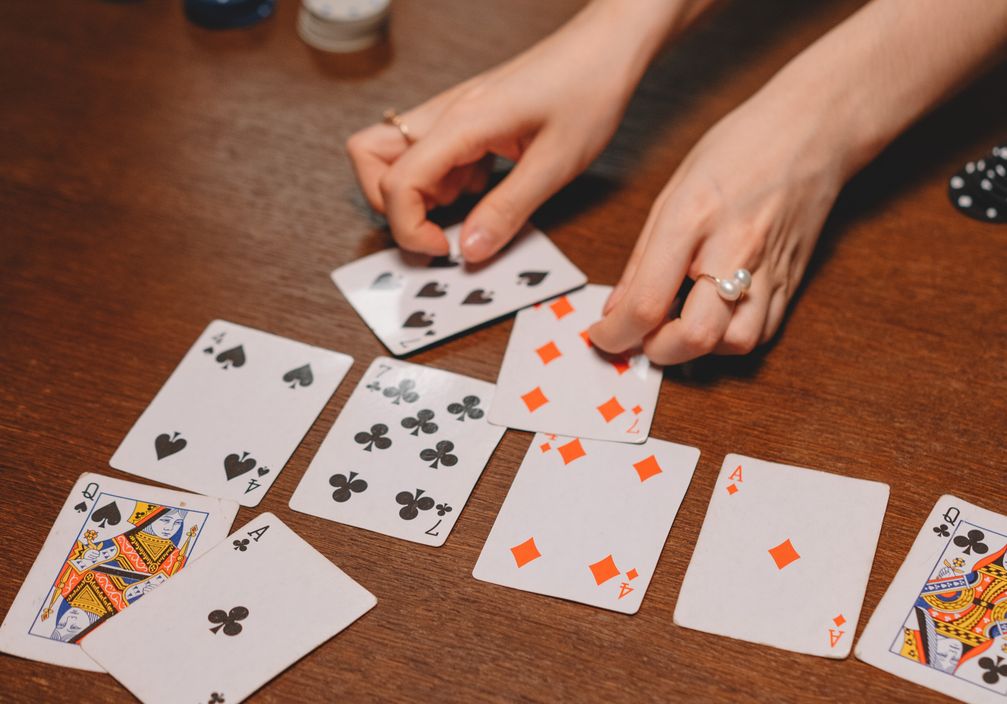 Online Casino: Spielautomaten und Live-Spiele im Überblick