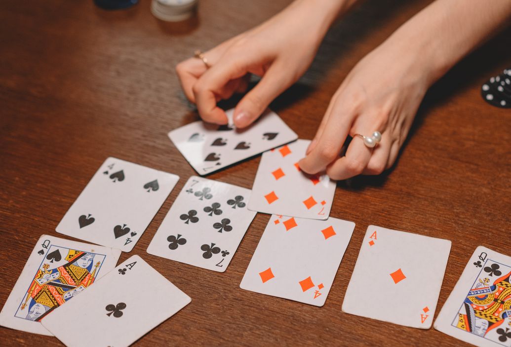 Online Casino: Spielautomaten und Live-Spiele im Überblick