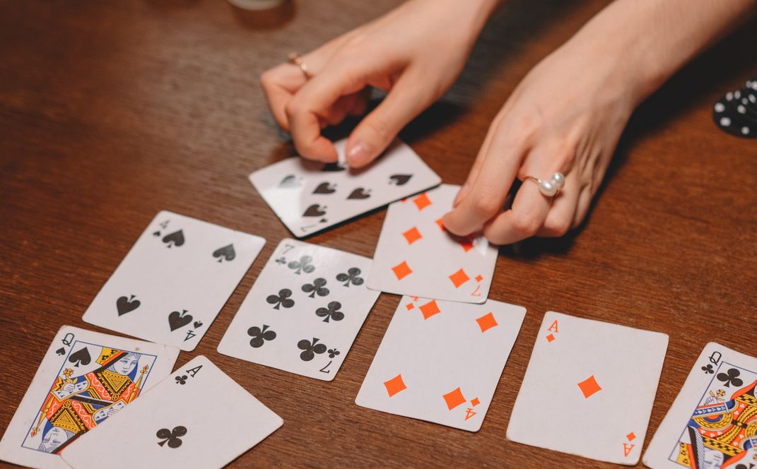 Online Casino: Spielautomaten und Live-Spiele im Überblick