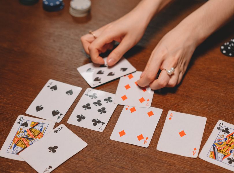 Online Casino: Spielautomaten und Live-Spiele im Überblick