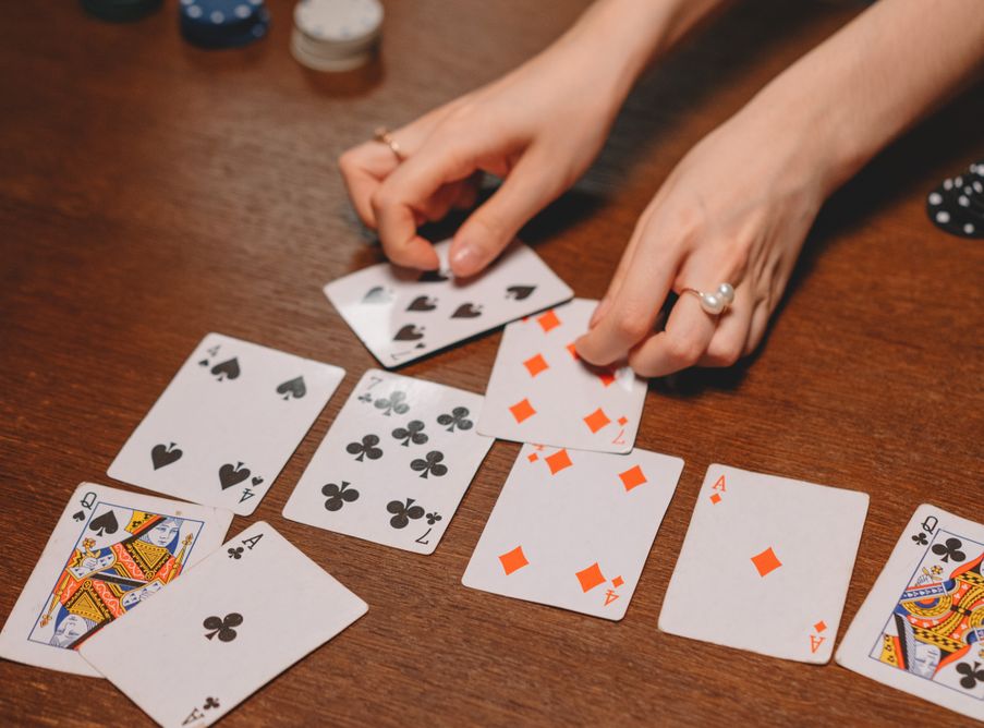 Online Casino: Spielautomaten und Live-Spiele im Überblick