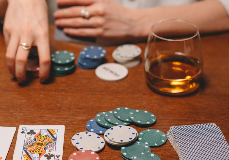 Online Casino: Spielautomaten und Live-Spiele im Überblick