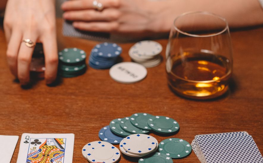 Online Casino: Spielautomaten und Live-Spiele im Überblick