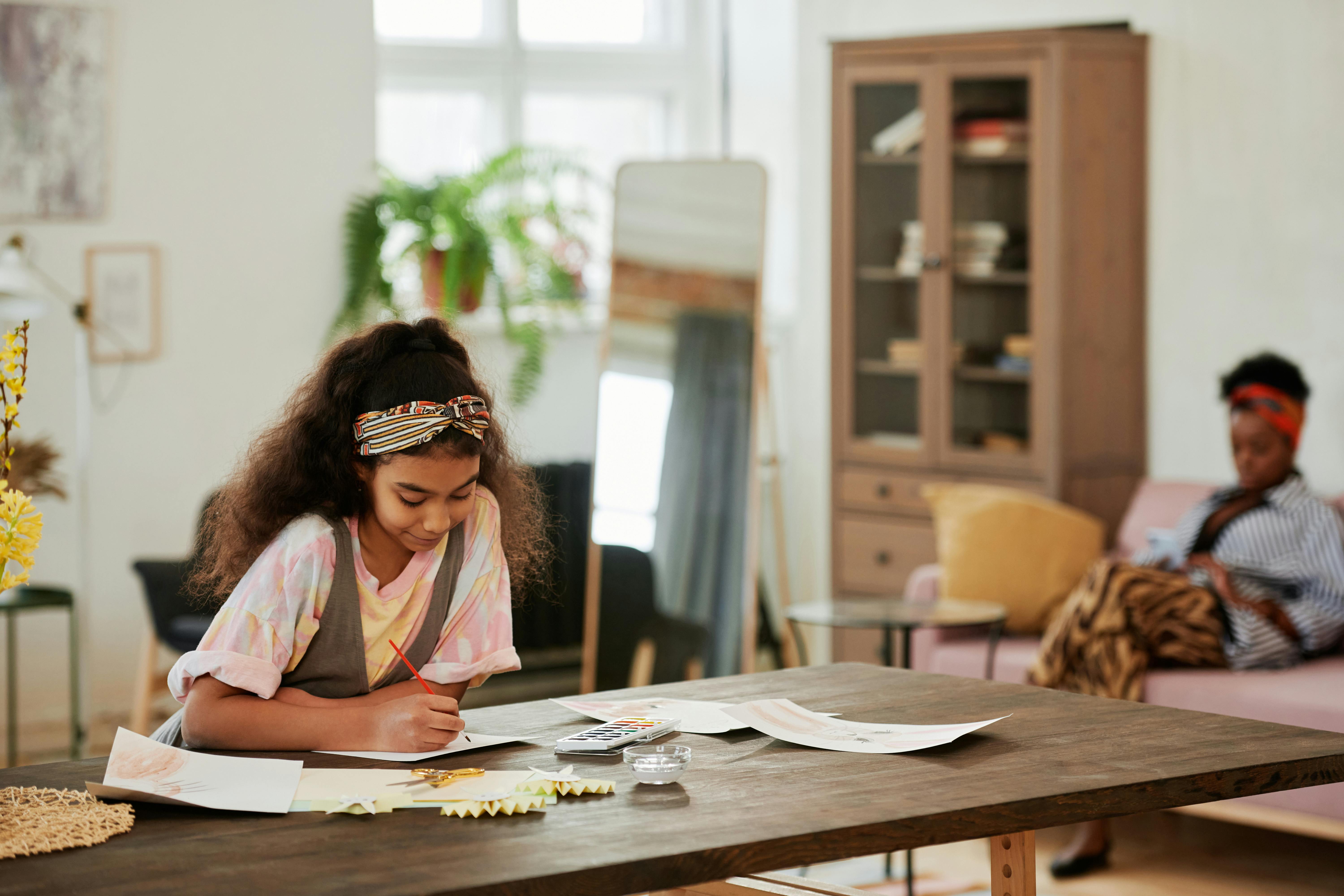 Arts and crafts as free time activity in England 2016, by age — Photo by Andy Barbour on Pexels