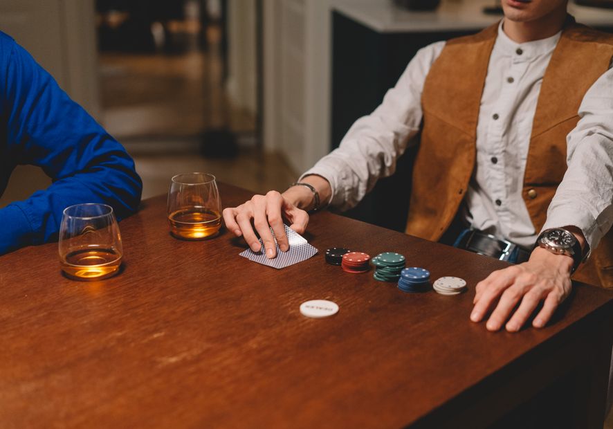 Online Casino: Spielautomaten und Live-Spiele im Überblick