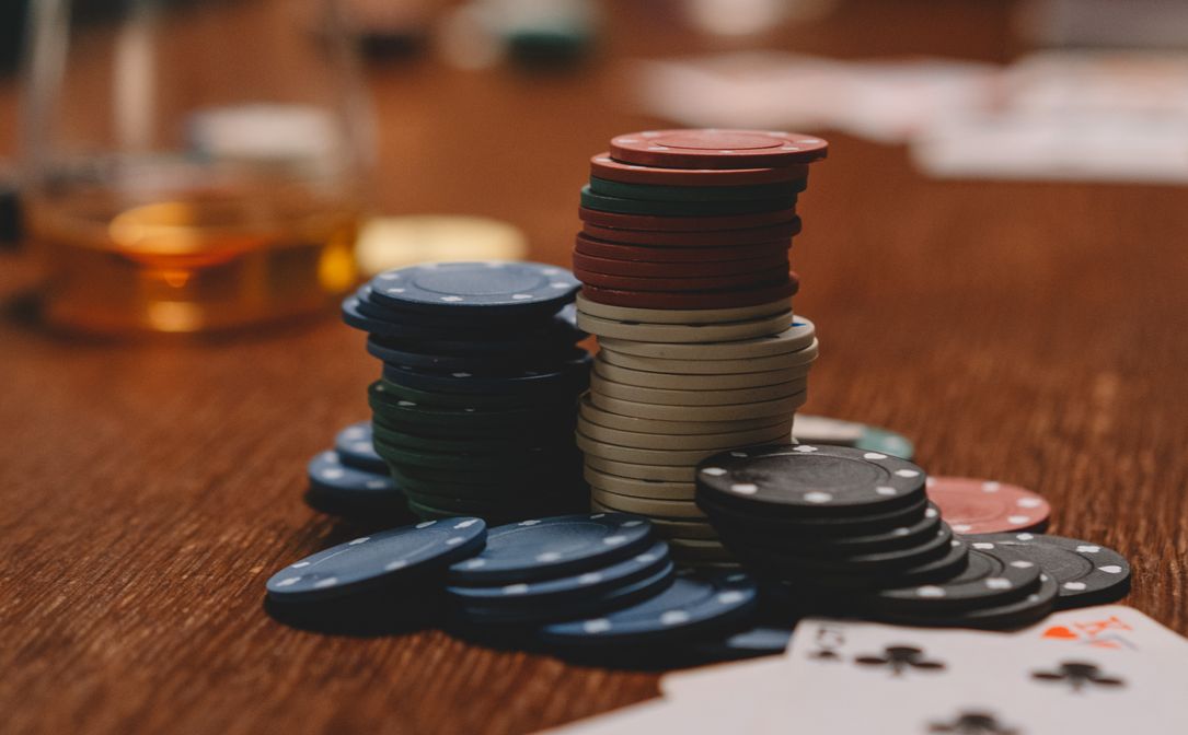 Online Casino: Spielautomaten und Live-Spiele im Überblick